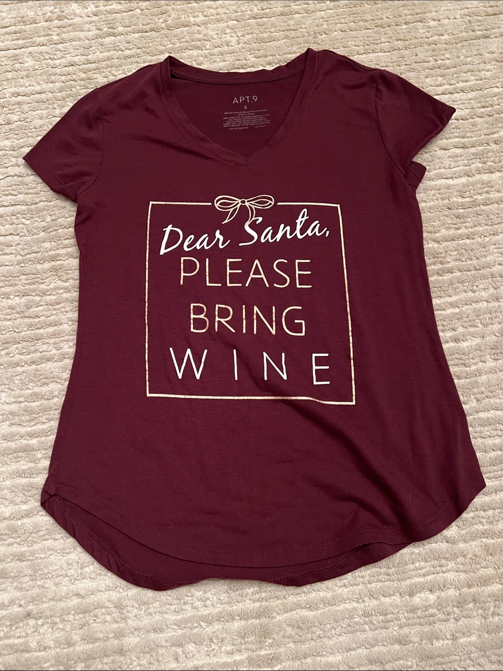 Apt. 9 Burgundy Short-Sleeve V-Neck Tee with Gold Holiday Graphic